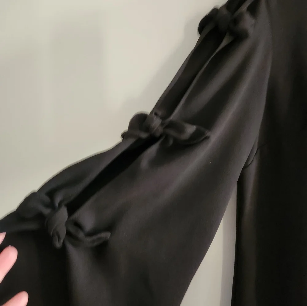 EUC Roz and Ali Black Dress with elegant tie sleeves.  Stunning.  Size 14